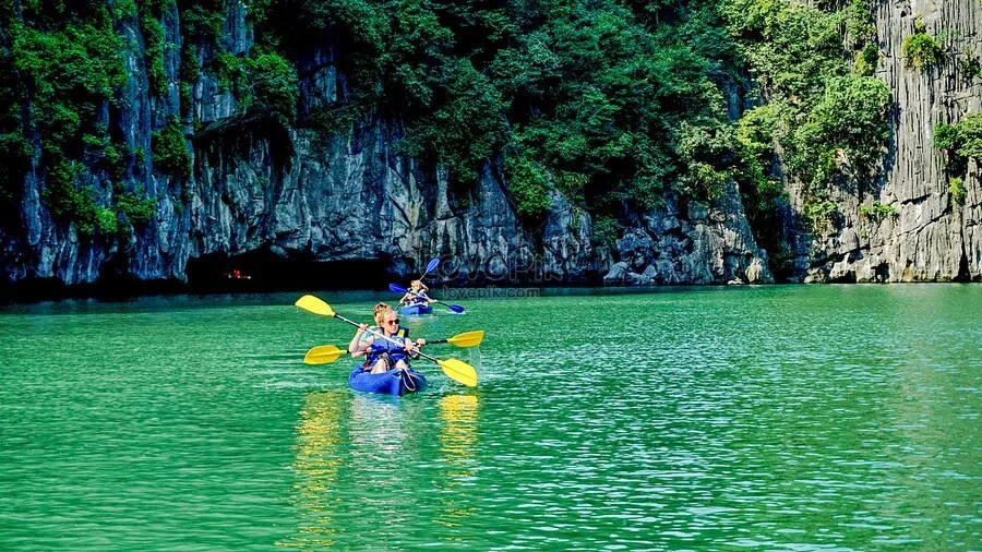 Emerald Kayaking