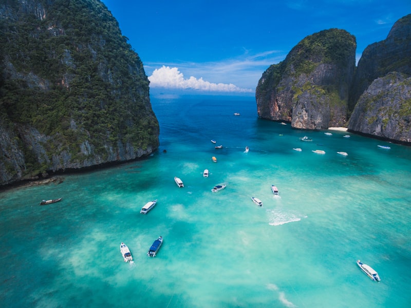 Traditional boat in Bai Tu Long Bay